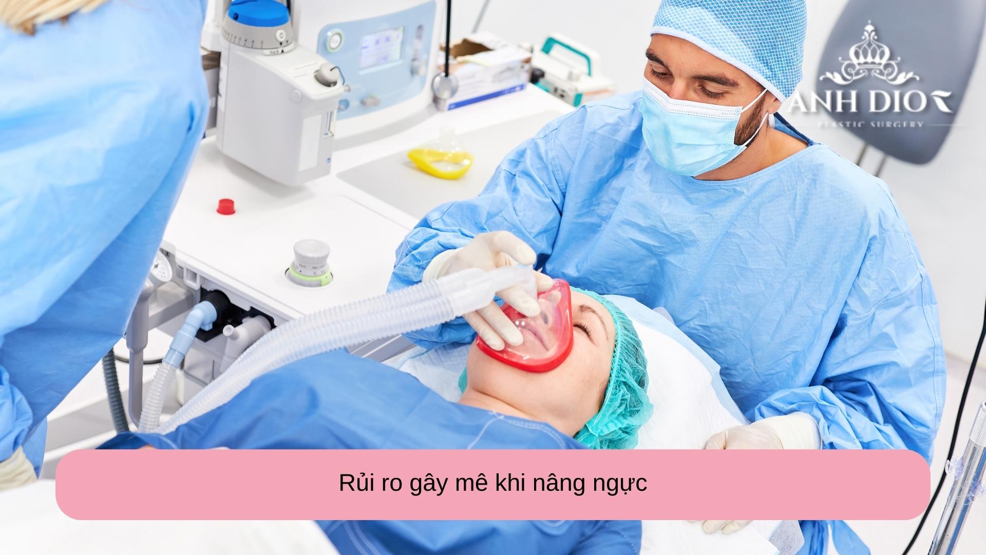 Phẫu thuật nâng ngực có nguy hiểm không